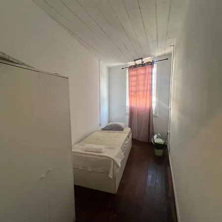 Casa Augusta 2 Albergue *